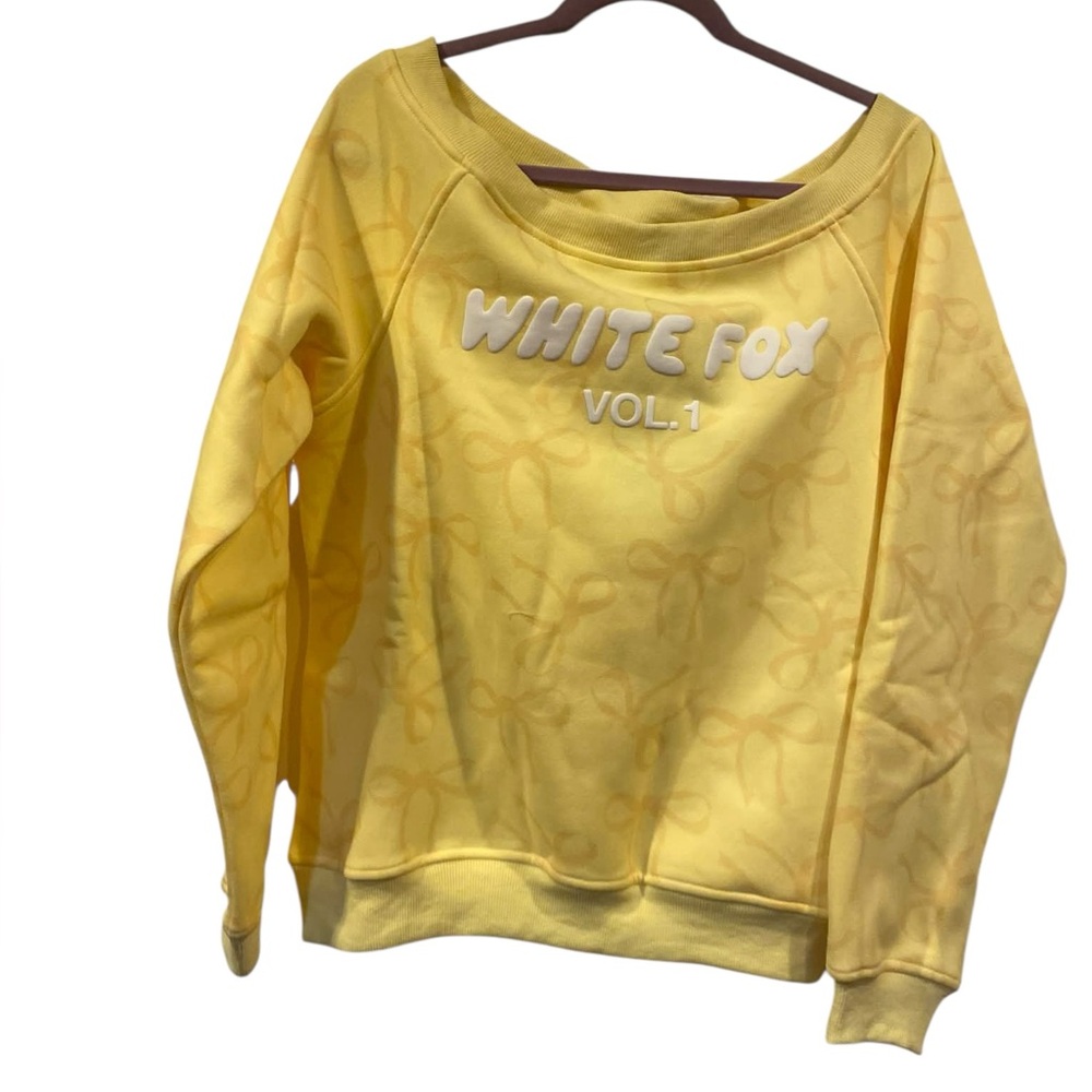 NWT White Fox off shoulder printed sweater LEMON BOW Size S/M